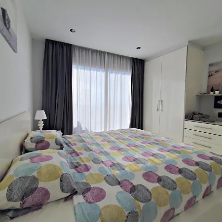 Apartment Sea View In Paradise Court *